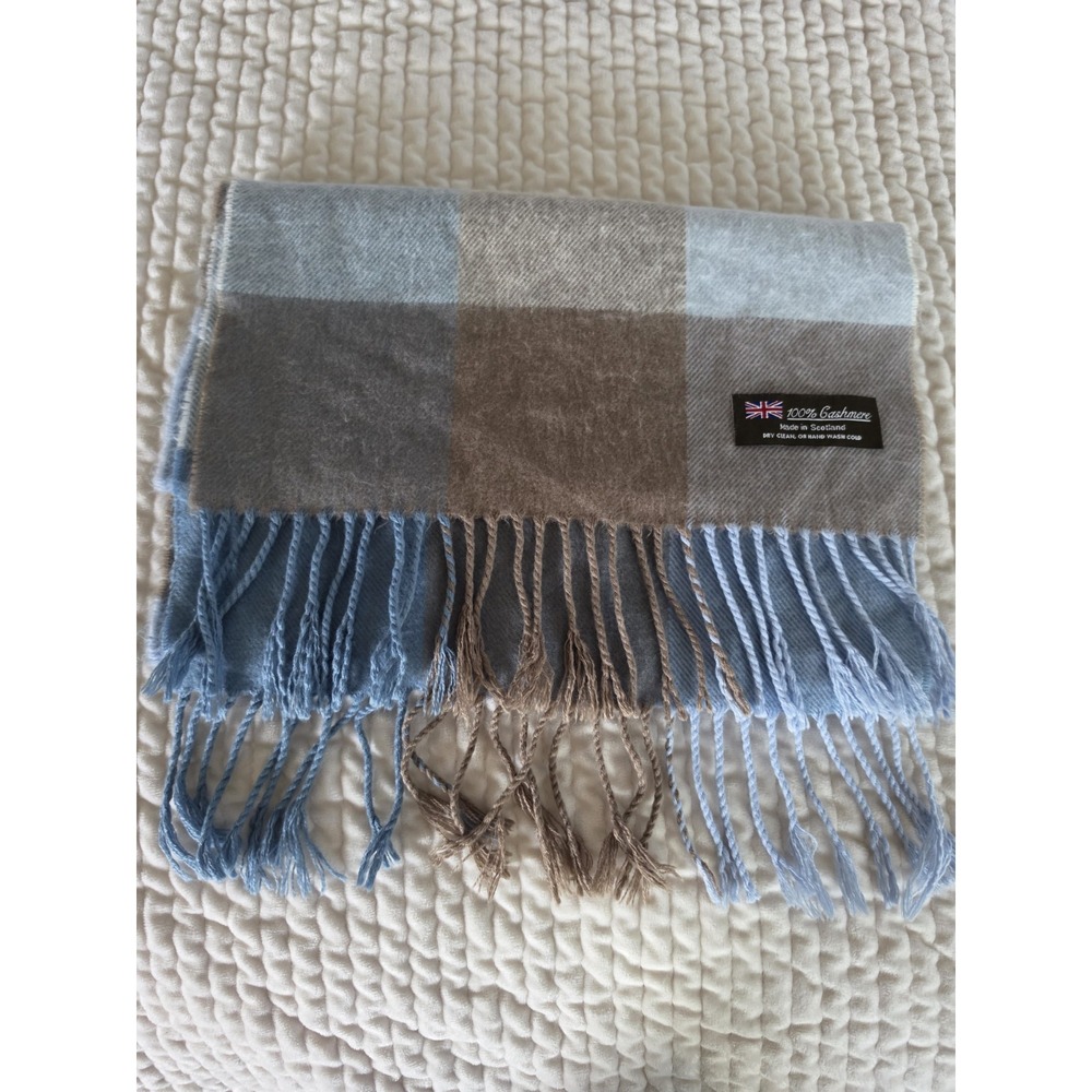 Scotland Made Classic Plaid Fringe Scarf made of 100% cashmere